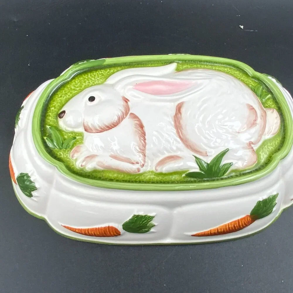 Gailstyn-Sutton Towle Hand Painted Rabbit & Carrots Ceramic Mold Wall Hanging